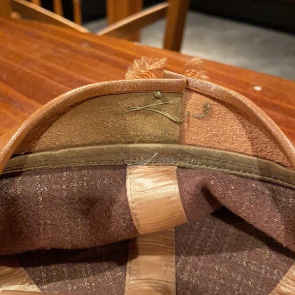 Vintage Wolfe’s Cap - Picture 5 of 7